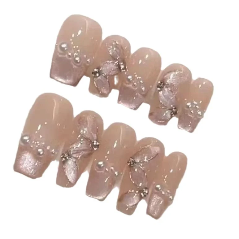 Künstlerisches Blumen Press-On Nagelset mit Perlenakzenten Karnz