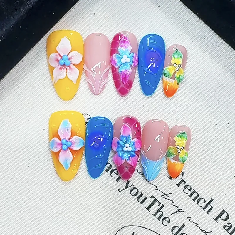Künstlerisches Floral Press-On Nail Art Set Karnz