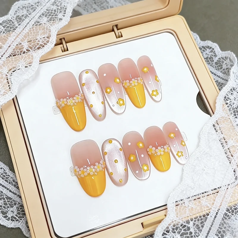 Künstlerisches Blumendesign-Press-On-Nagelset Karnz