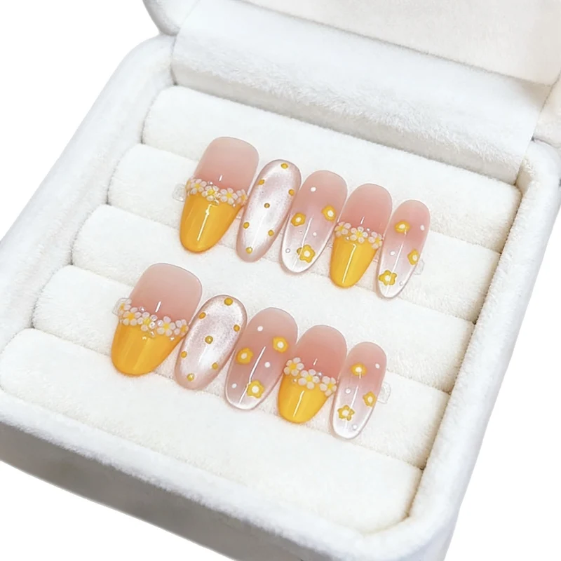Künstlerisches Blumendesign-Press-On-Nagelset Karnz