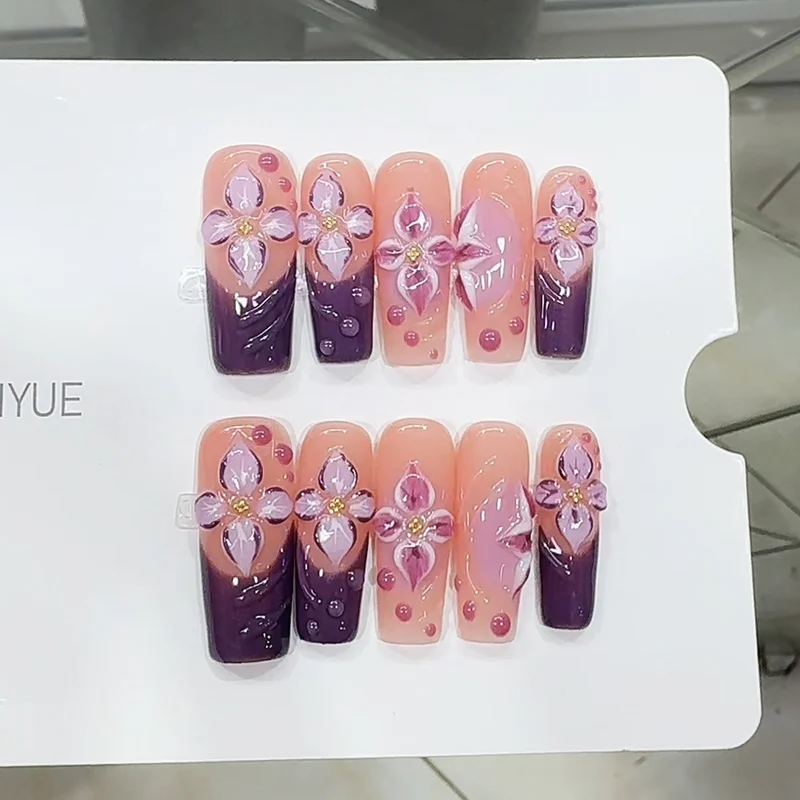Künstlerisches florales Design Press-On Nägel Karnz