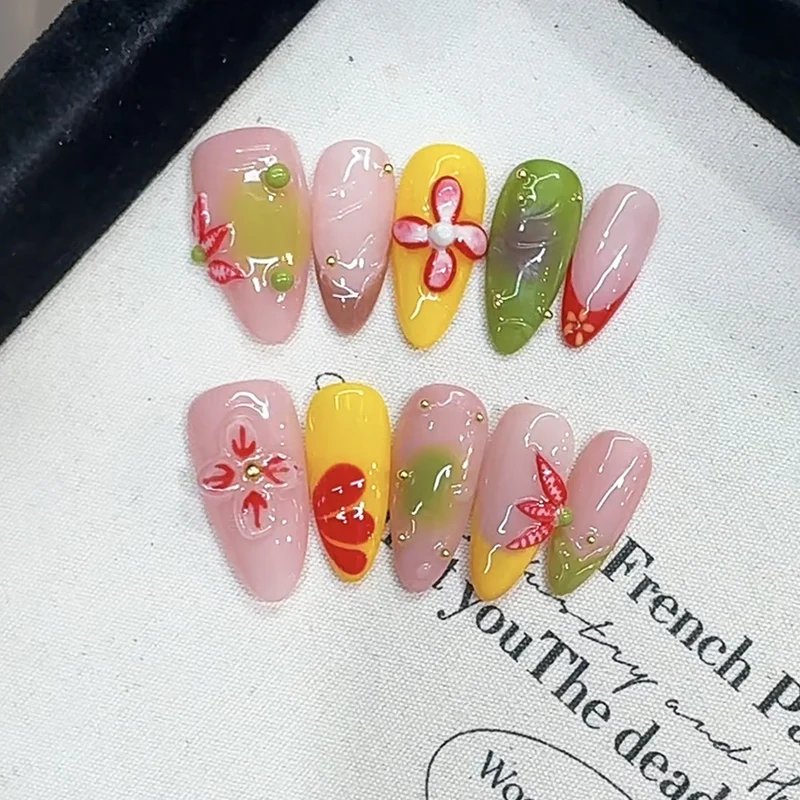 Künstlerisches Blumen-Design Press-On Nagelkunst Set Karnz