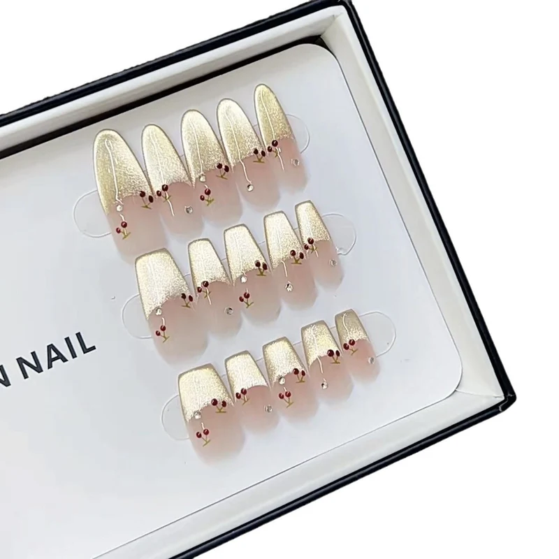 Künstlerisches floral dekoriertes Press-on Nagelset Karnz