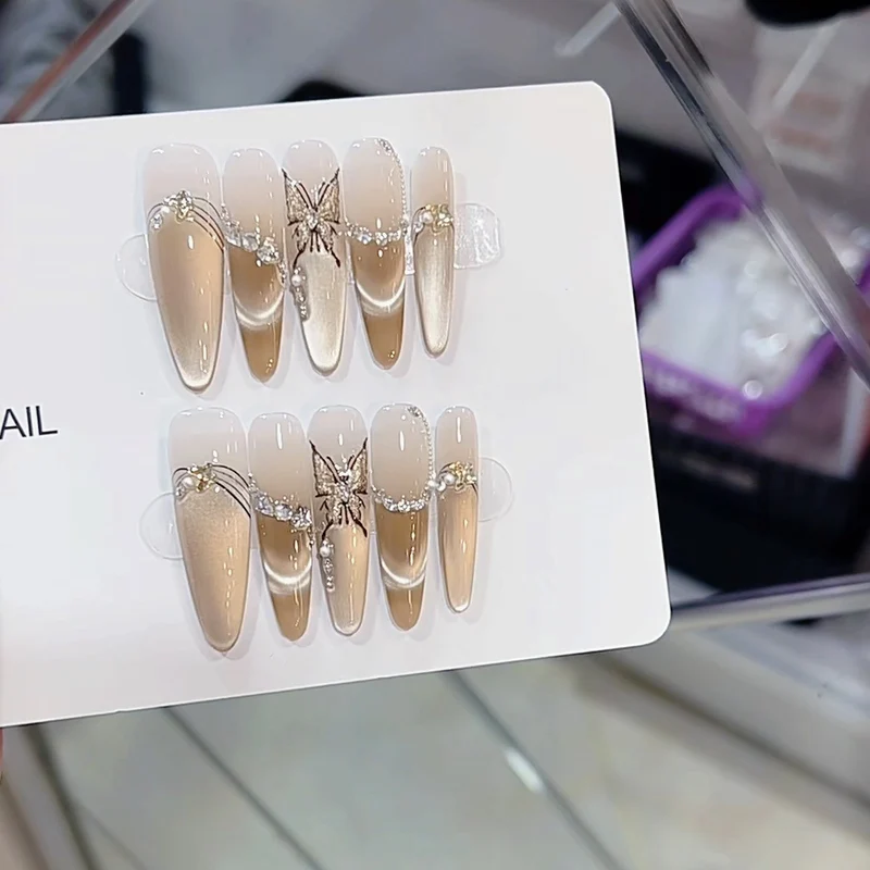 Künstlerisches Schmetterling- und Perlen-verziertes Press-On-Nagelset Karnz