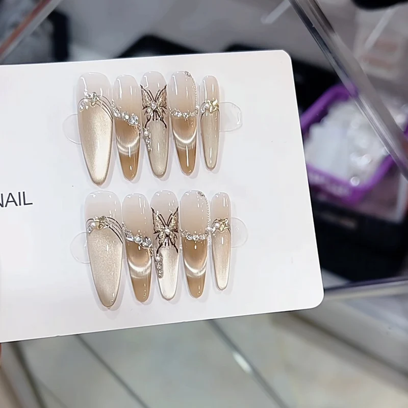 Künstlerisches Schmetterling- und Perlen-verziertes Press-On-Nagelset Karnz