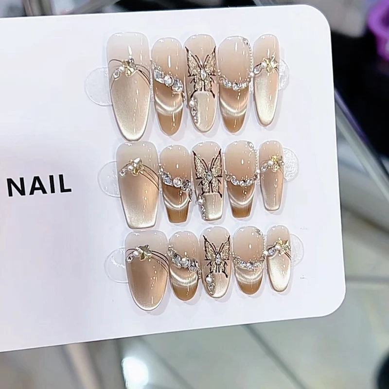Künstlerisches Schmetterling- und Perlen-verziertes Press-On-Nagelset Karnz