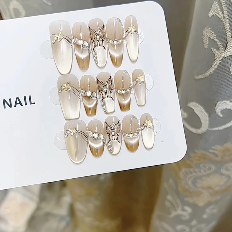 Künstlerisches Schmetterling- und Perlen-verziertes Press-On-Nagelset Karnz