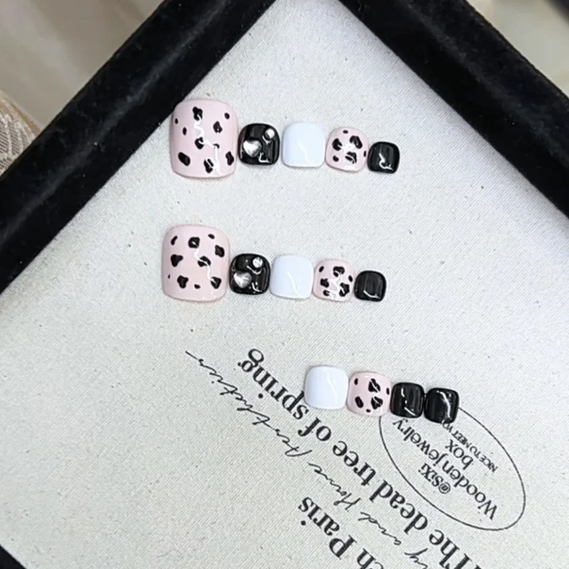 Künstlerisches Tierdruck Press-On Nail Set Karnz