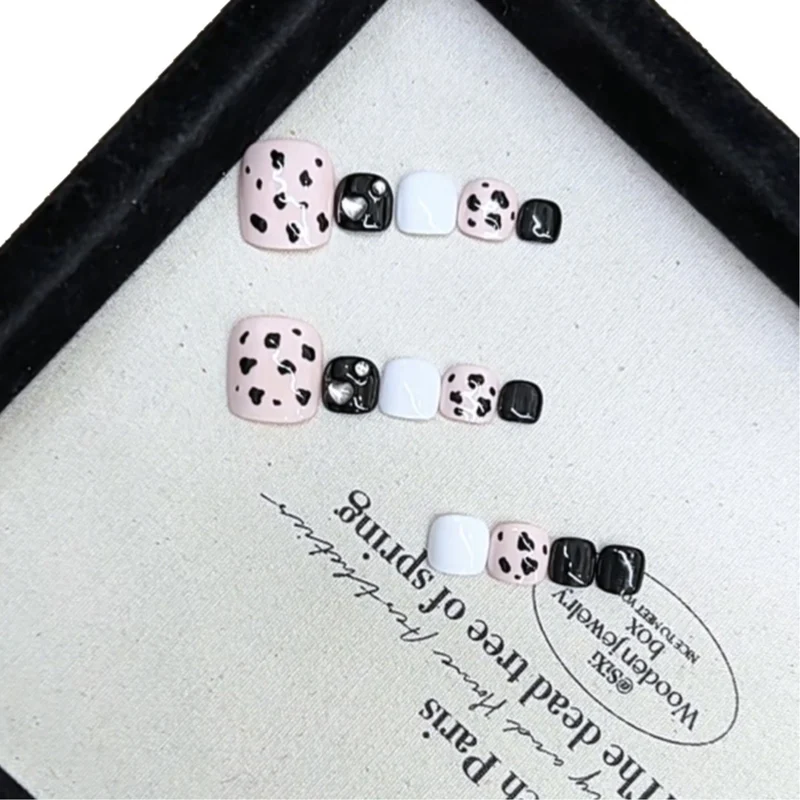Künstlerisches Tierdruck Press-On Nail Set Karnz