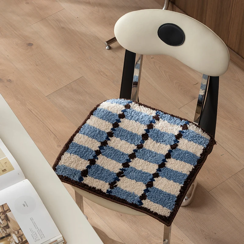 Hand-tufted square bath mat with high pile and non-slip bottom Stornfield