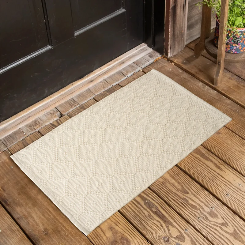 Woven square placemat with embossed diamond pattern Stornfield