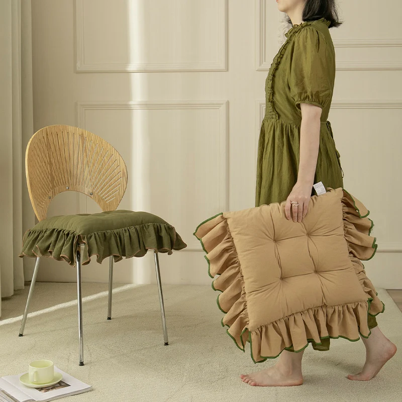Padded chair cushion with ruffle and ties Stornfield