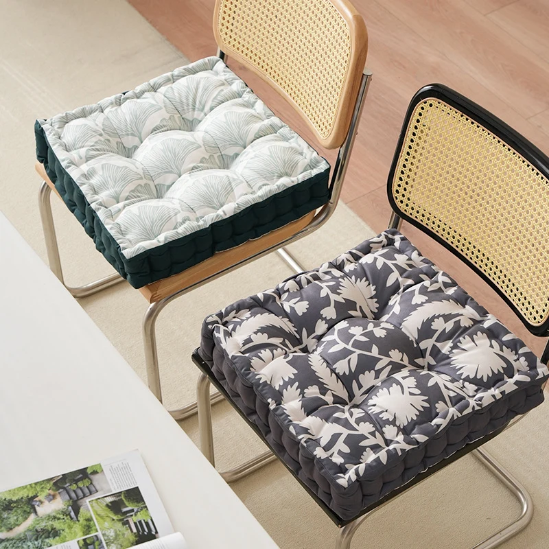 Padded chair cushion with carrying handle and decorative stitching Stornfield