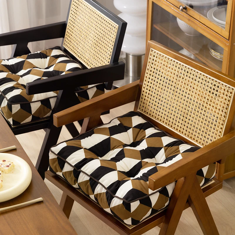 Padded chair cushion with ties and tufted seat Stornfield