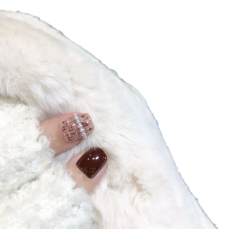 Luxus Druck-Nagelkunst-Set mit Perlen- und Glitzerakzenten Karnz