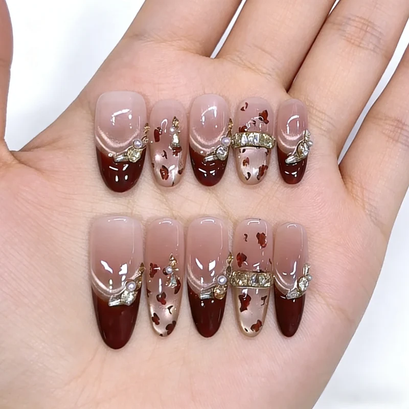 Luxus Druck-Nagelkunst-Set mit dekorativen goldenen Akzenten Karnz
