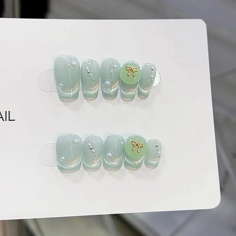 Luxuriöses Press-On Nagelset Karnz