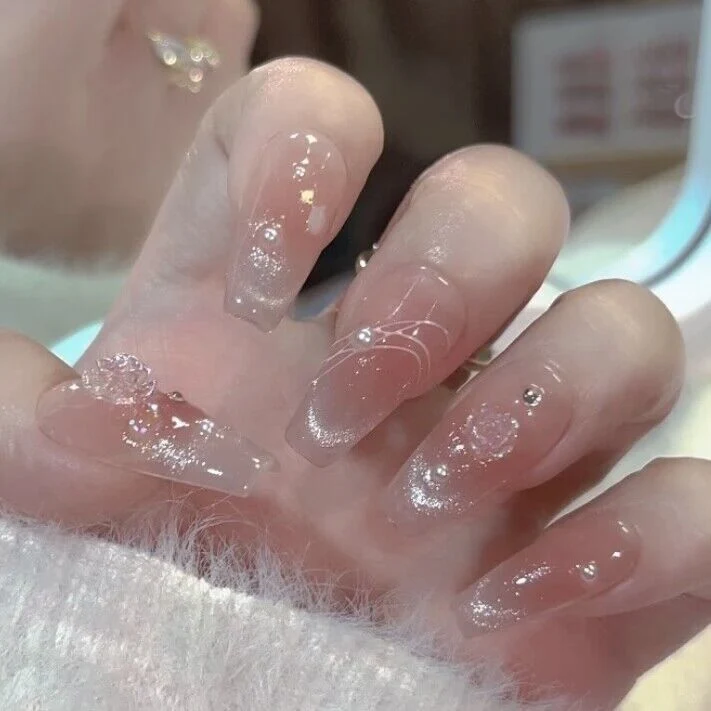 Luxuriöses Künstlerisches Press-On Nagelset Karnz