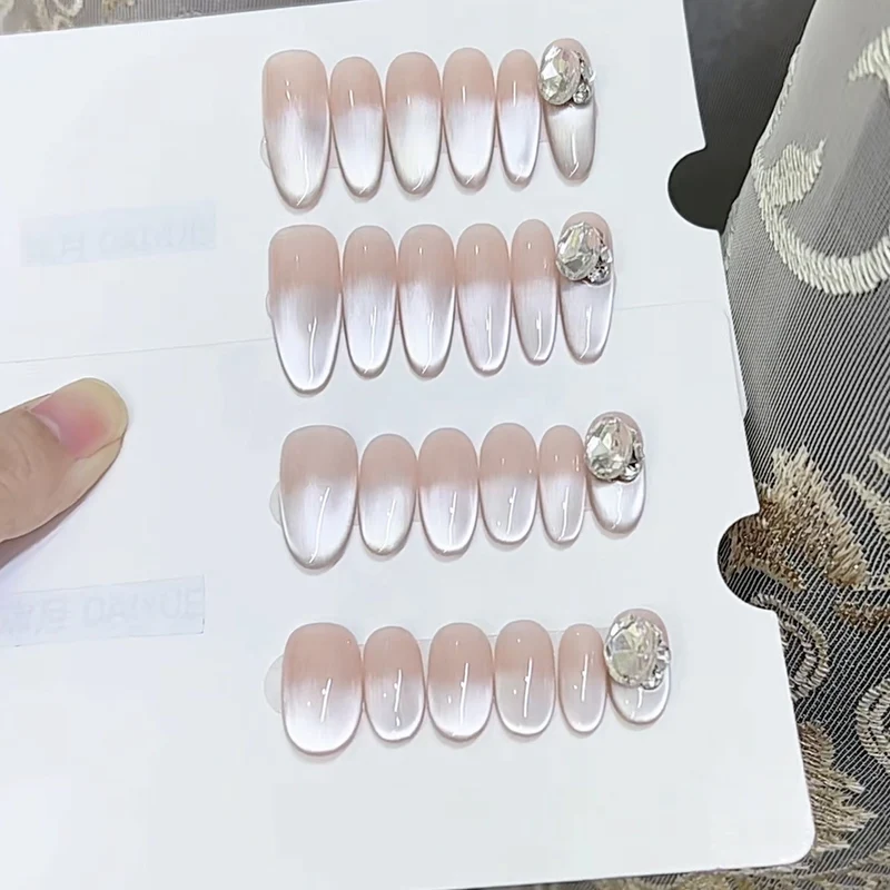 Glamouröses Press-On Nagel-Set Karnz