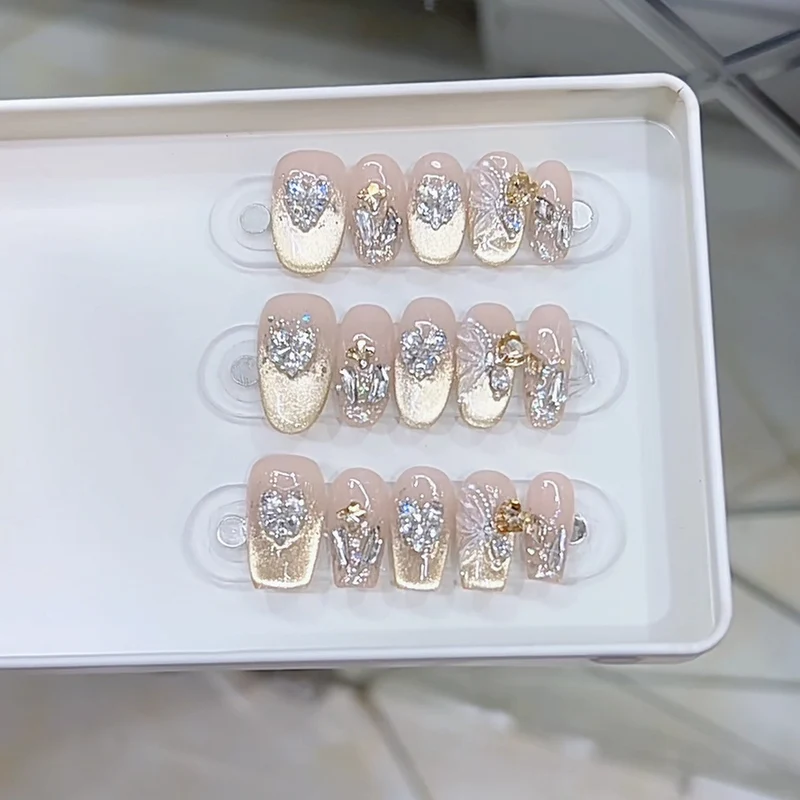 Glamouröse mit Strass verzierte Press-On Nagelset Karnz