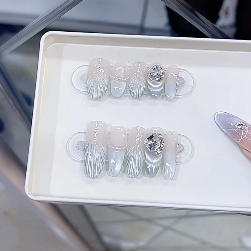 Glamorous Press-On Nail Kit Karnz