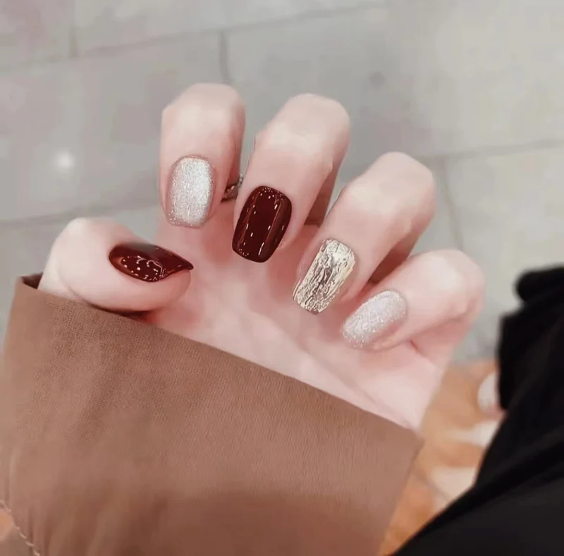 Glamouröse Multi-Finish Press-On Nails Karnz