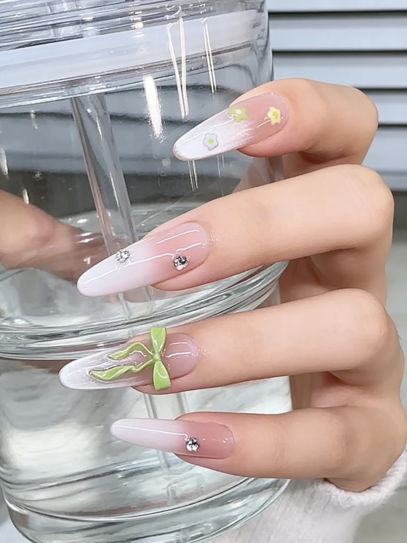 Floral-Design Press-On Nail Art Set Karnz