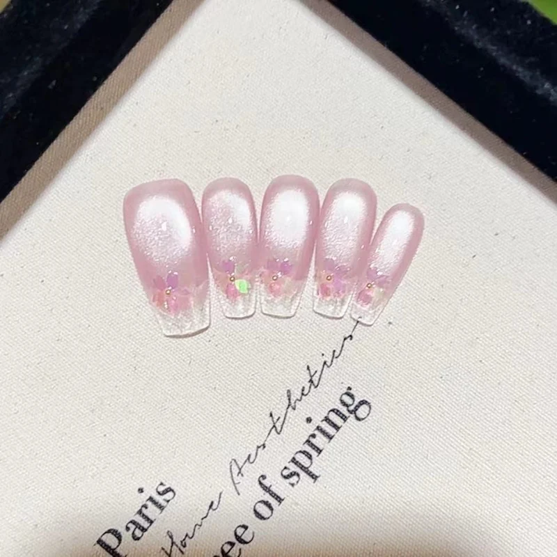 Florales Akzent Press-On Nagelkunst Set Karnz