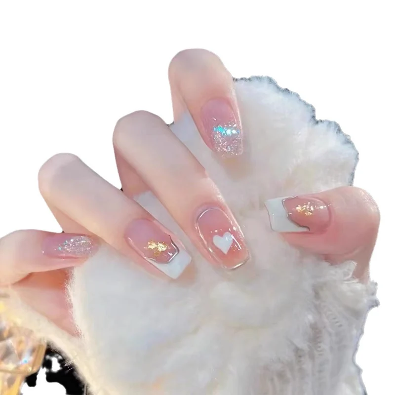 Dekorativer Herz- und Glitzer-Press-On-Nagelset Karnz
