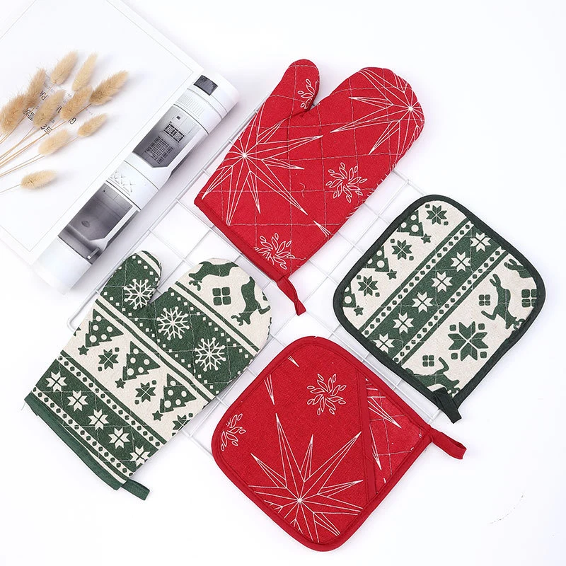 Holiday-Themed Oven Mitts Stornfield