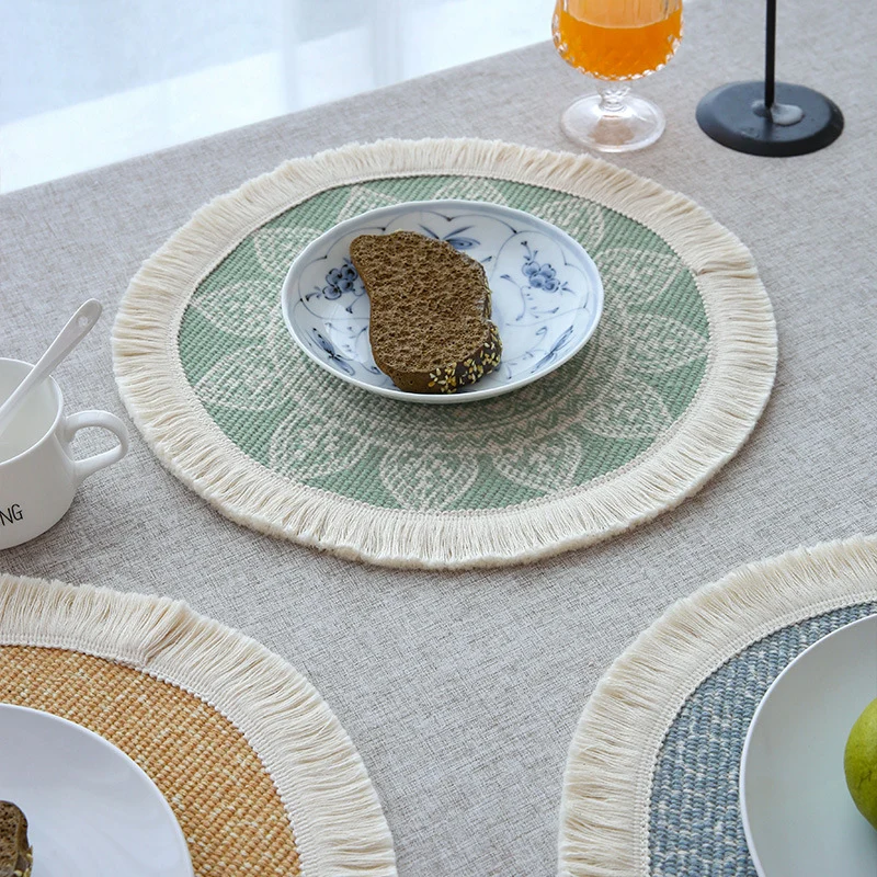 Round woven placemat with fringes and mandala jacquard structure Stornfield