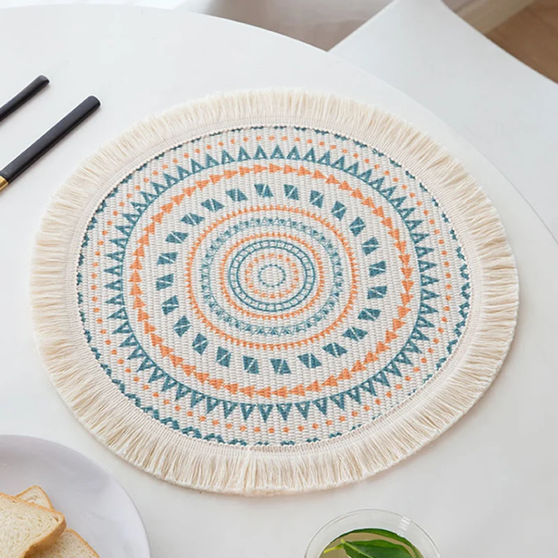 Round woven placemat with fringes and mandala jacquard structure Stornfield