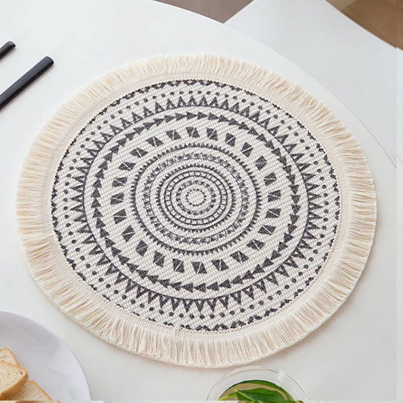 Round woven placemat with fringes and mandala jacquard structure Stornfield