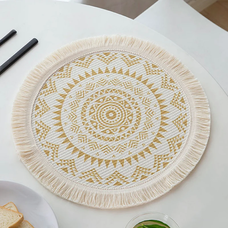 Round woven placemat with fringes and mandala jacquard structure Stornfield