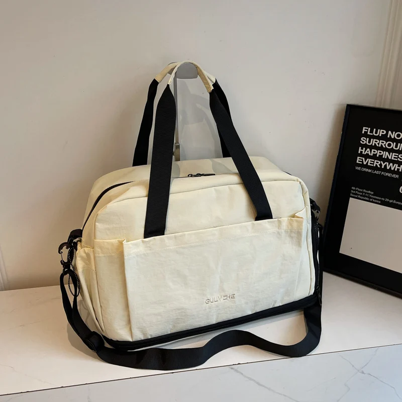 Vielseitige Reisetasche mit mehreren Taschen Karnz