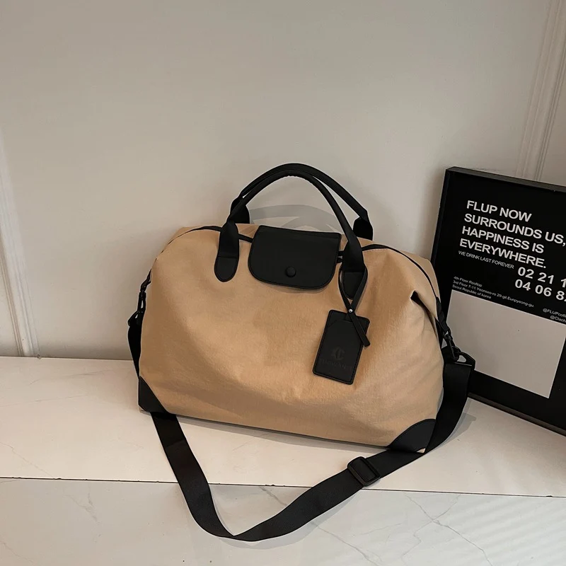 Vielseitige Reisetasche mit verbesserter Organisation Karnz