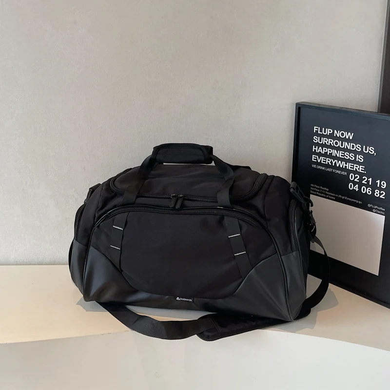 Vielseitige Reisetasche mit mehreren Fächern Karnz