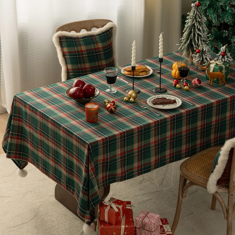 Rectangular checkered tablecloth made of cotton blend with pompom tassels Stornfield