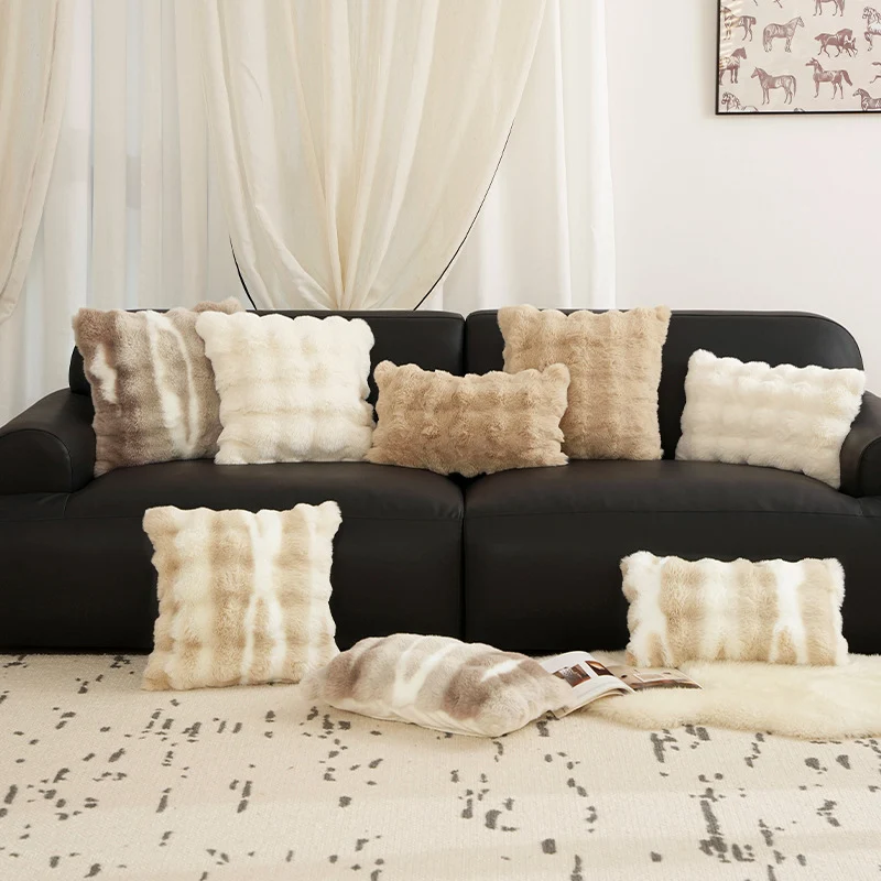 Luxurious faux fur decorative cushion set Stornfield