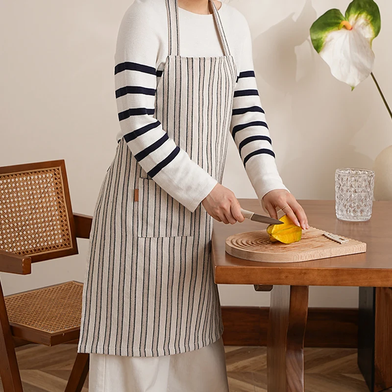 Linen-cotton blend kitchen apron with striped pattern and front pocket Stornfield
