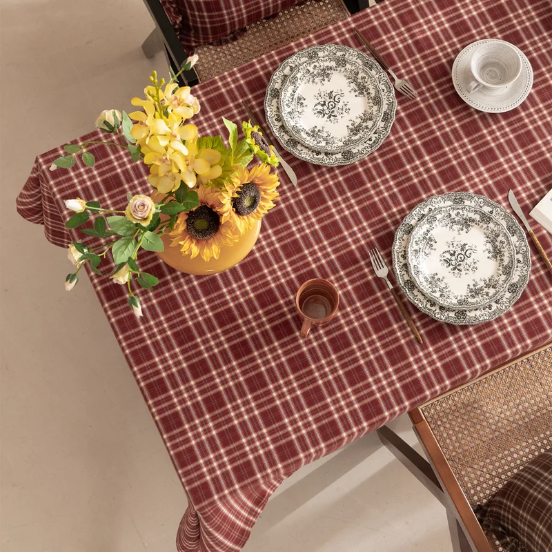 Checkered flannel tablecloth made of cotton blend with soft texture Stornfield
