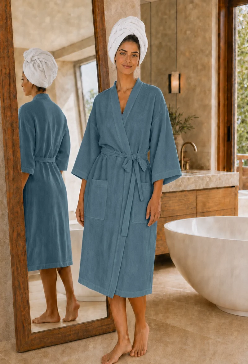 Langer Damen-Bademantel mit Kimono-Kragen aus Leinen in Französisch Blau - Laís
