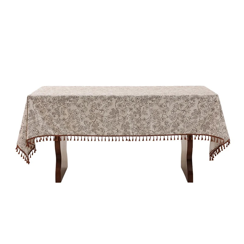 Tischdecke aus Baumwollmischgewebe mit floraler Jacquard-Optik und Quasten-Borte Karnz