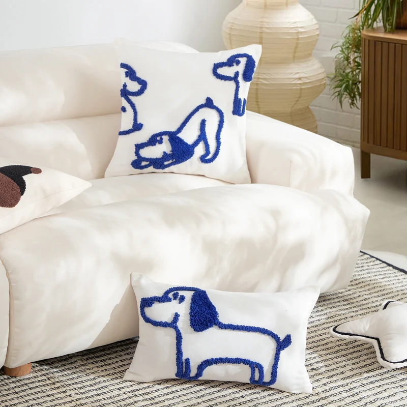 Rechteckiges dekoratives Lendenkissen mit handgetuftetem Hunde‑Motiv aus Baumwollmix Karnz