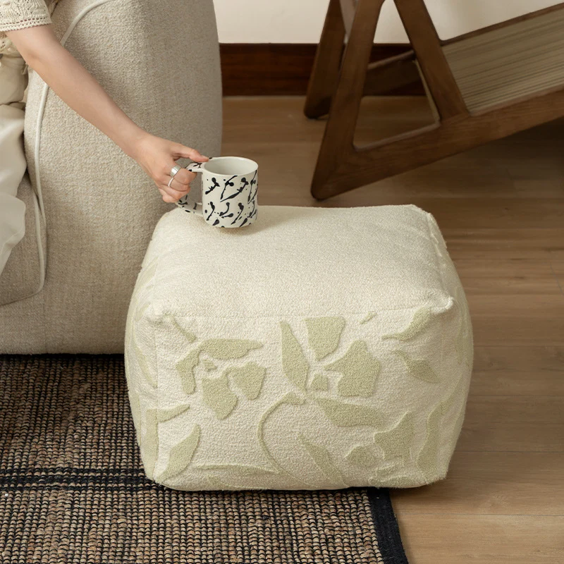 quadratischer Pouf mit Bouclé-Bezug und strukturiertem Jacquardmuster Karnz