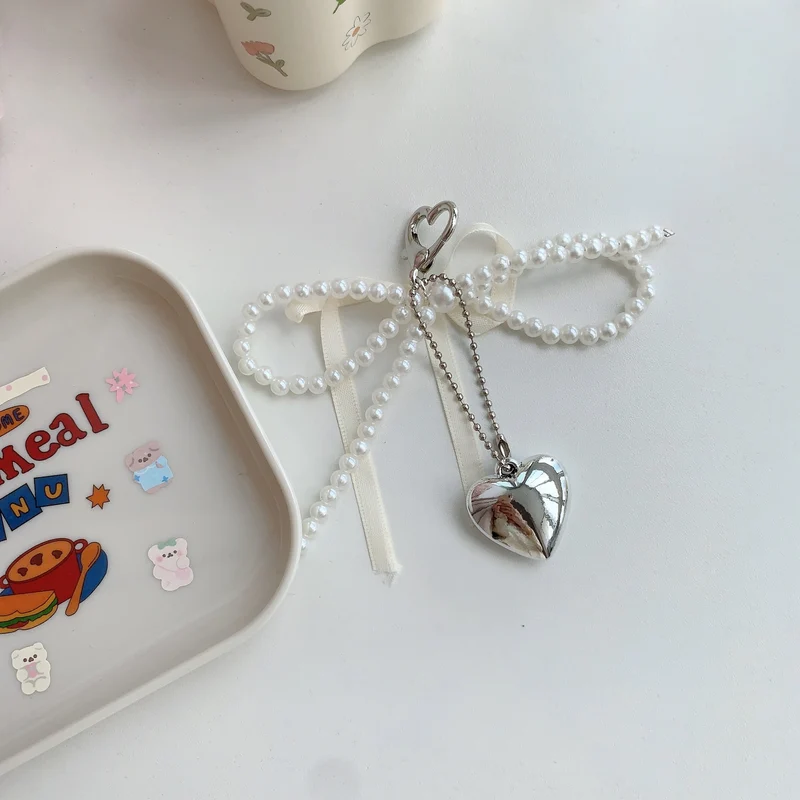 Chic Pearl Heart Keychain Stornfield