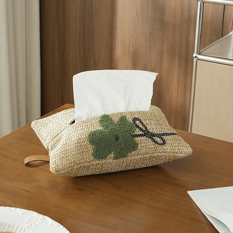 Gewebte Taschentuchbox-Hülle in Stroh-Optik mit besticktem Blumenmotiv Karnz