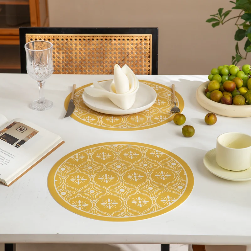 Runder dekorativer Teppich mit floraler Tierillustration und feiner Jacquardstruktur Karnz