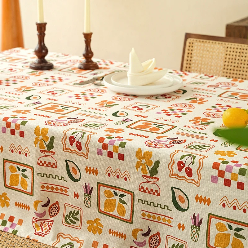 Rechteckige Tischdecke mit retro-inspiriertem Kachelmuster und Baumwollmischung Karnz
