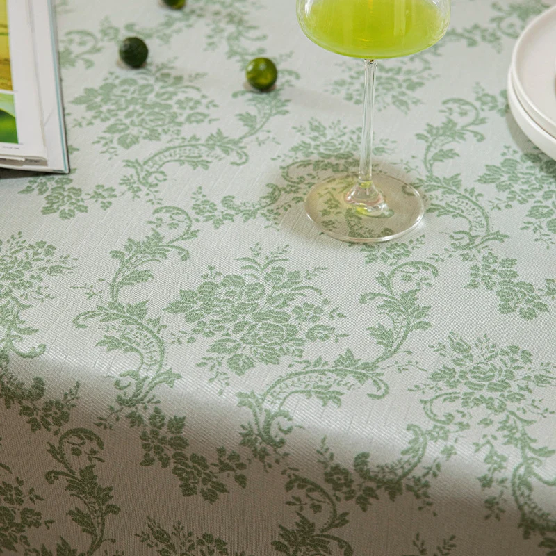 Rechteckige jacquard-gewebte Tischdecke mit floraler Damast-Optik und verstärkter Saumkante Karnz